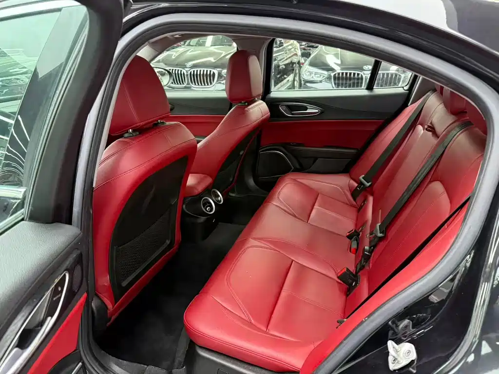 Giulia 2.0 T 280 HP Luxury