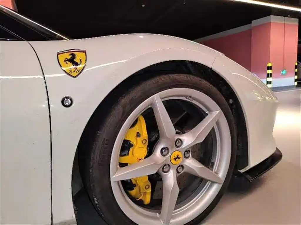 Ferrari F8 Spider 3.9 T V8