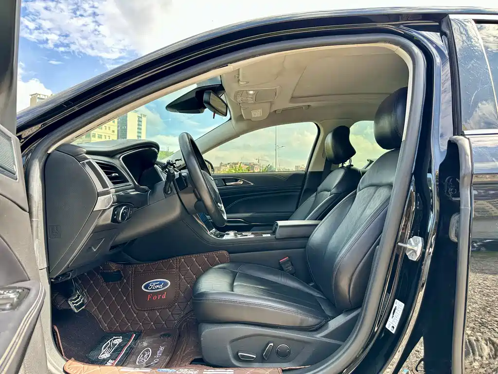 Taurus EcoBoost 245 Premium