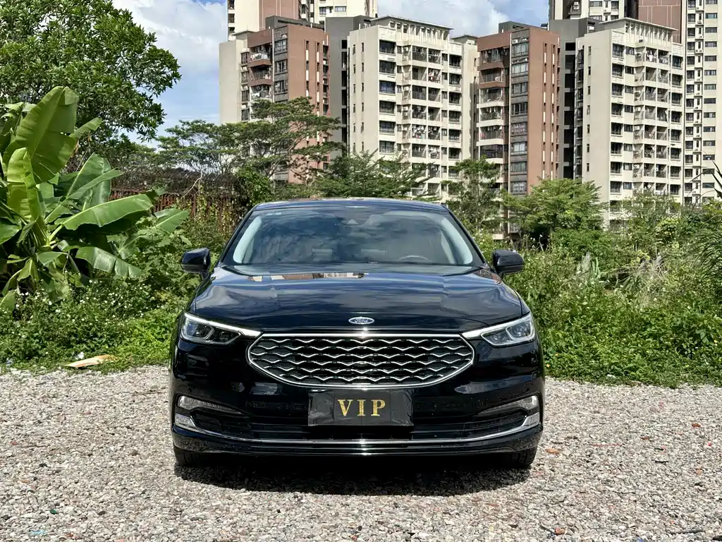 Taurus EcoBoost 245 Premium