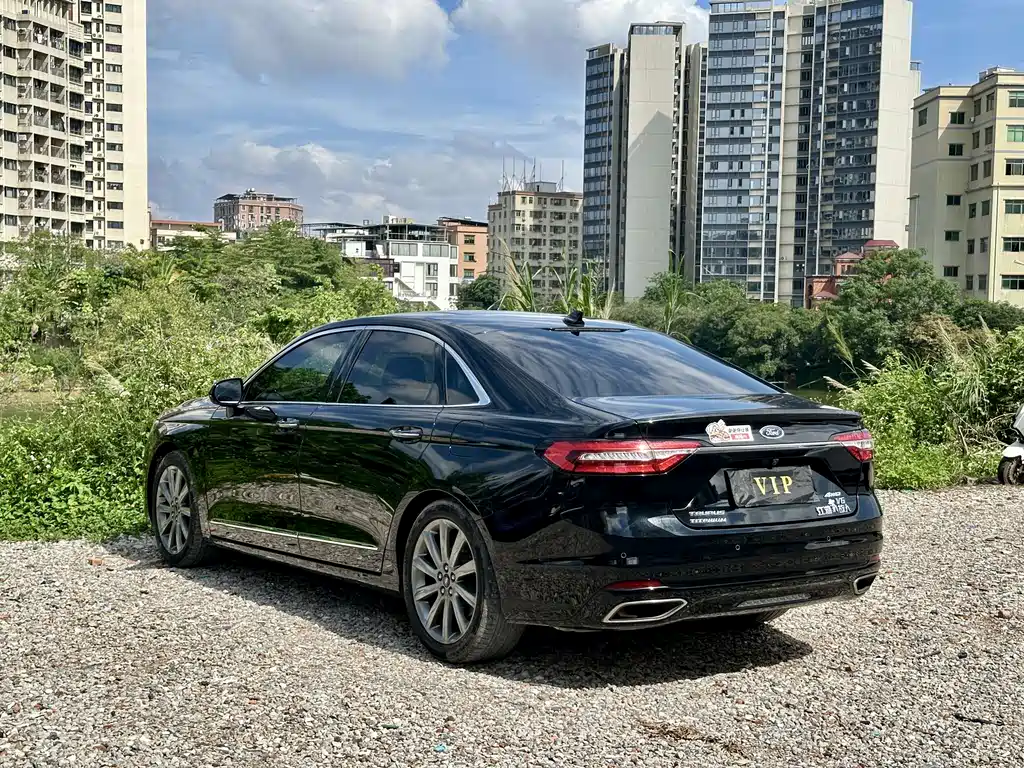 Taurus EcoBoost 245 Premium