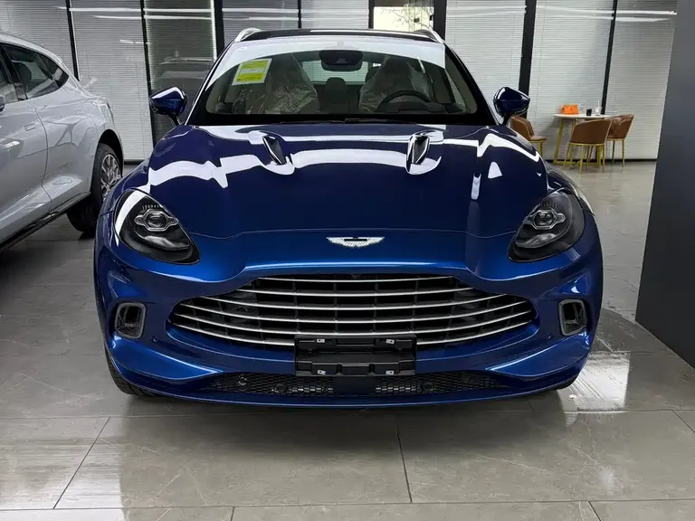 Aston Martin DBX 4.0 T V8
