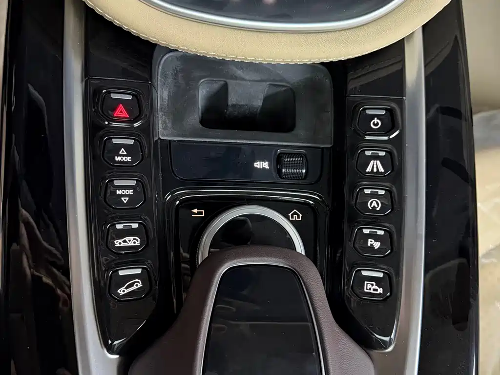 Aston Martin DBX 4.0 T V8