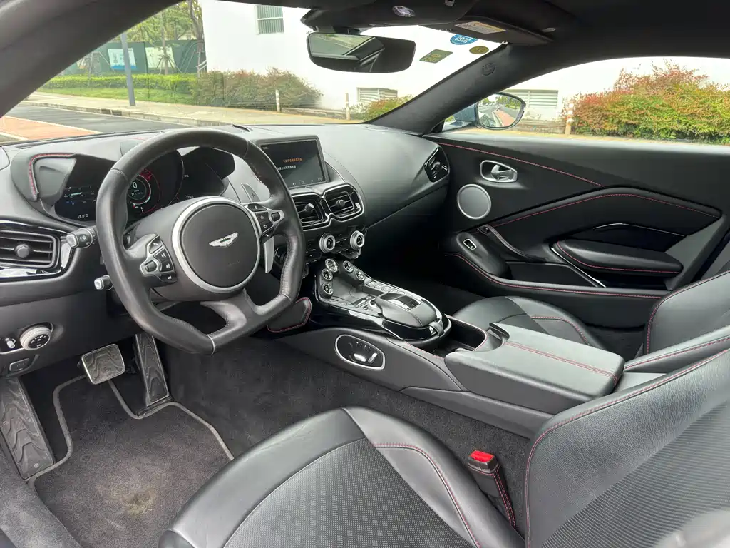 V8 Vantage 4.0 T V8 Coupe