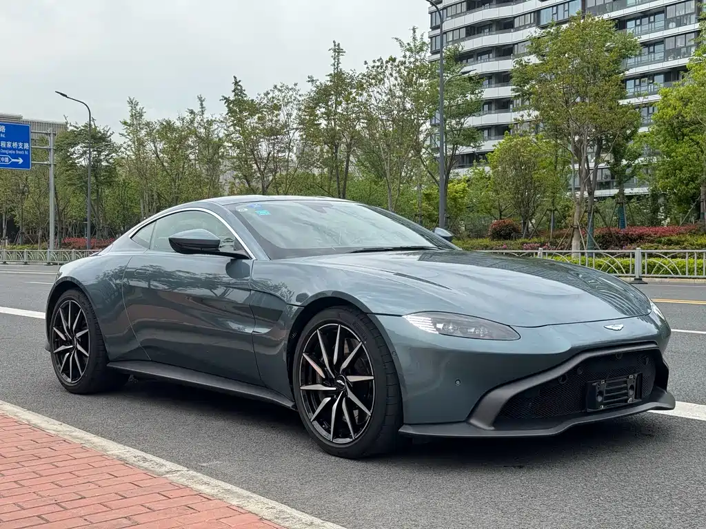 V8 Vantage 4.0 T V8 Coupe