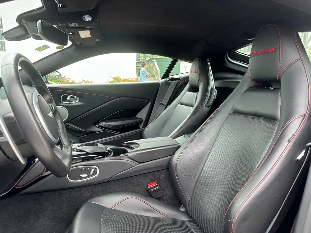 V8 Vantage 4.0 T V8 Coupe