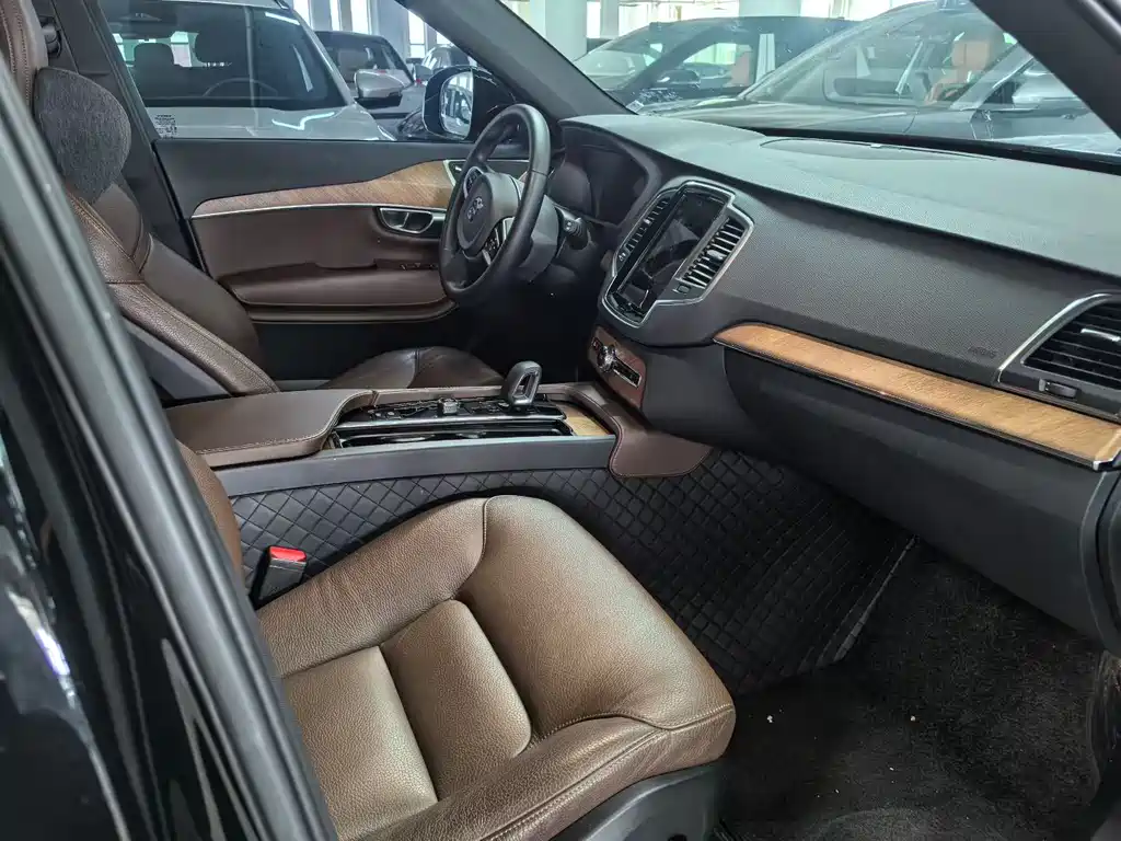 Volvo XC90 B5 Smart Travel Luxury 7-seat