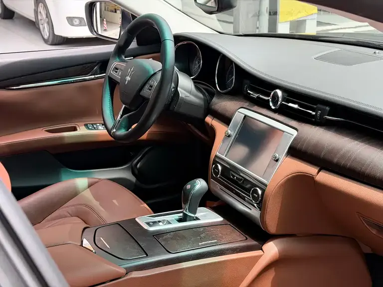Maserati Quattroporte 3.0 T Standard