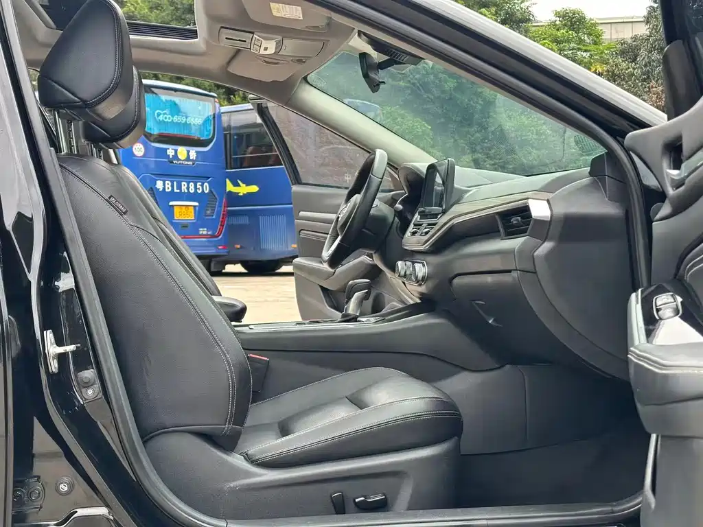Teana Facelift 2.0 L XL Upper Smart Travel