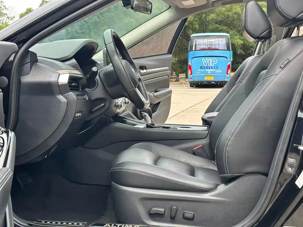 Teana Facelift 2.0 L XL Upper Smart Travel