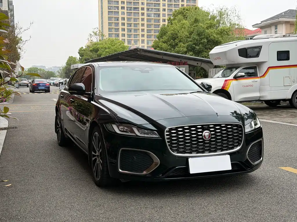 Jaguar XFL XFL 2.0 T P250 2 WD Premium Luxury