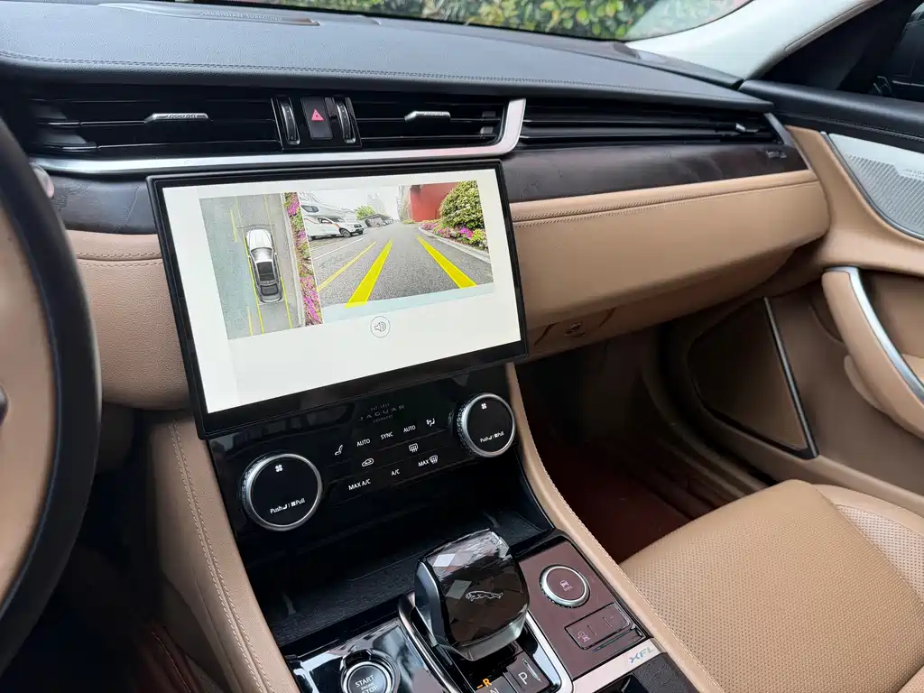 Jaguar XFL XFL 2.0 T P250 2 WD Premium Luxury
