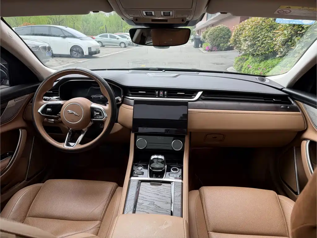 Jaguar XFL XFL 2.0 T P250 2 WD Premium Luxury