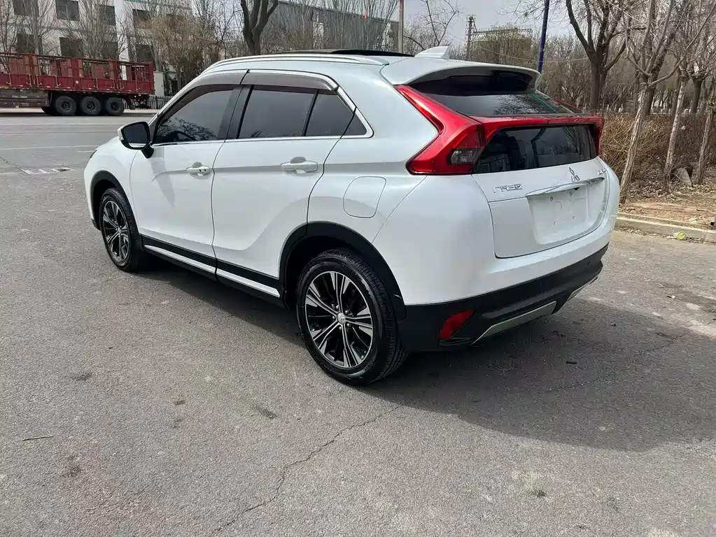 Eclipse Cross 1.5 T CVT 2 WD Dream CN-VI