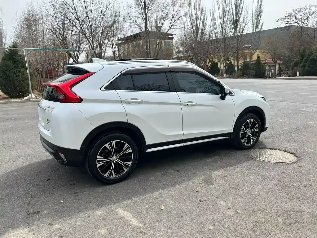 Eclipse Cross 1.5 T CVT 2 WD Dream CN-VI
