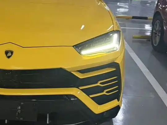 Urus 4.0 T V8