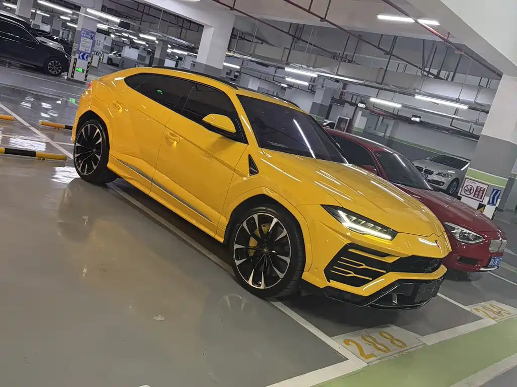 Urus 4.0 T V8
