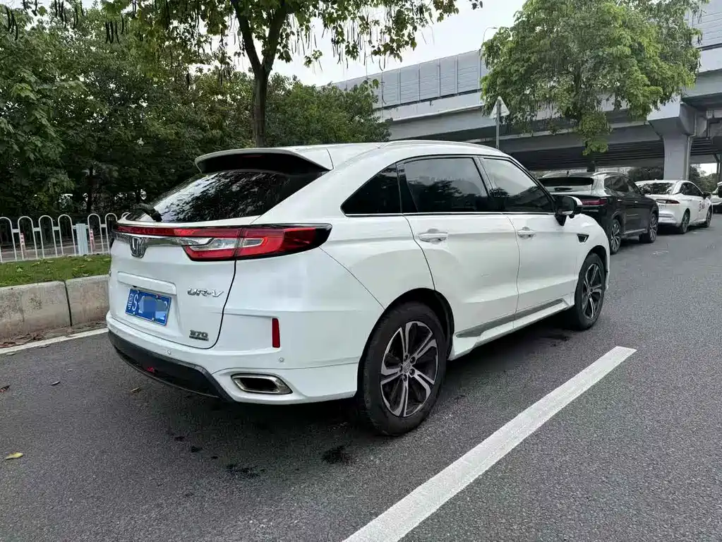 Honda UR-V 370 TURBO 2 WD Distinguished CN-V