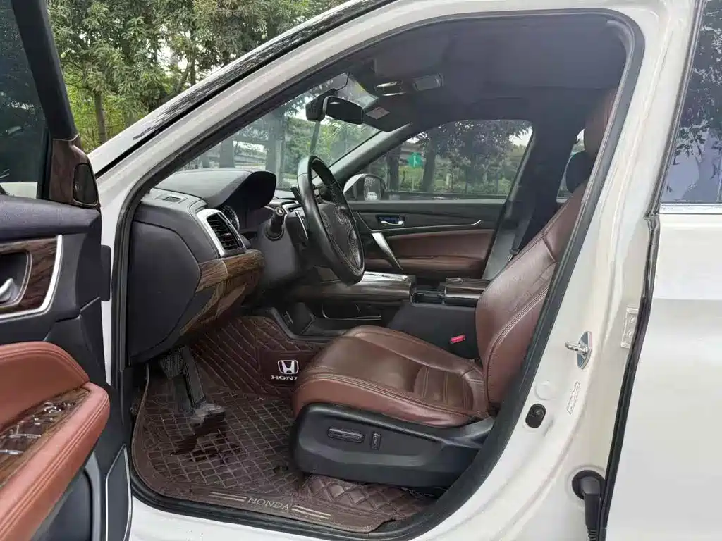 Honda UR-V 370 TURBO 2 WD Distinguished CN-V