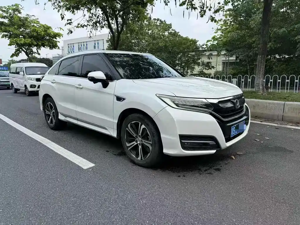 Honda UR-V 370 TURBO 2 WD Distinguished CN-V