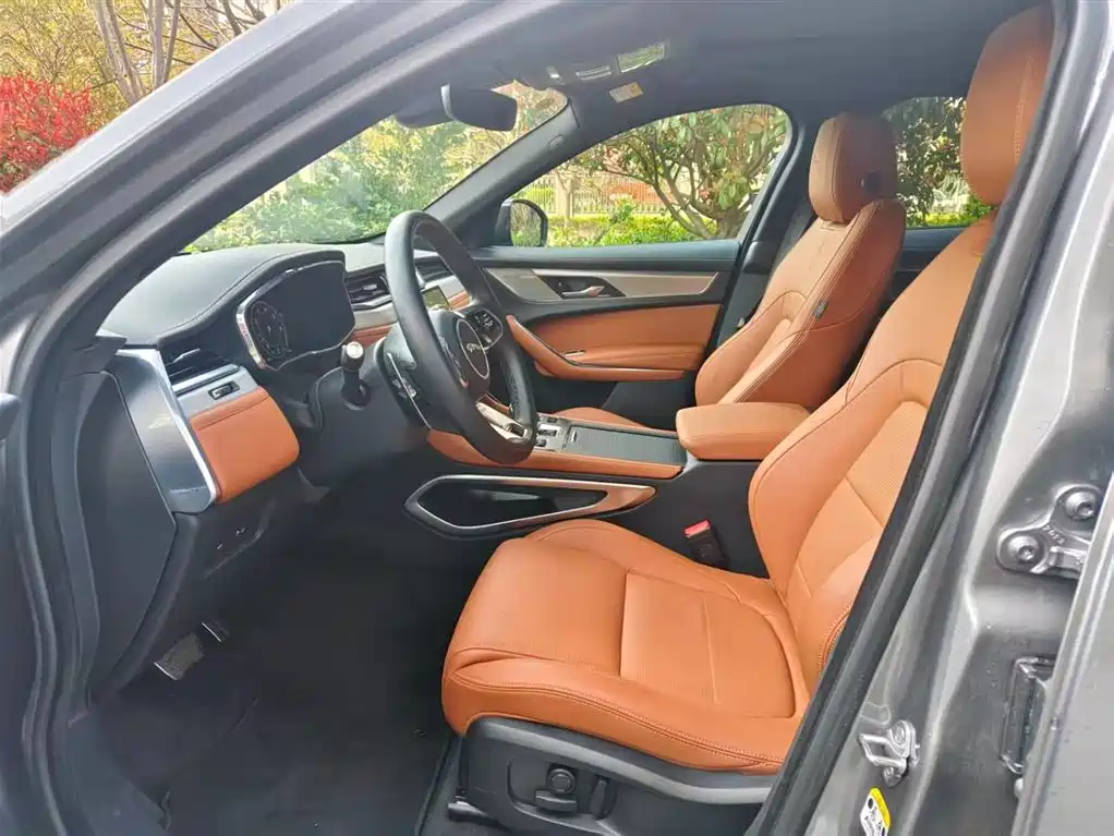 Jaguar F-PACE P250 R-Dynamic SE