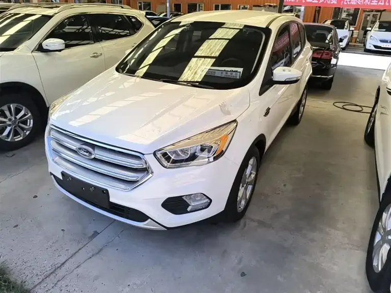 Ford Kuga EcoBoost 180 2 WD Fine Wing