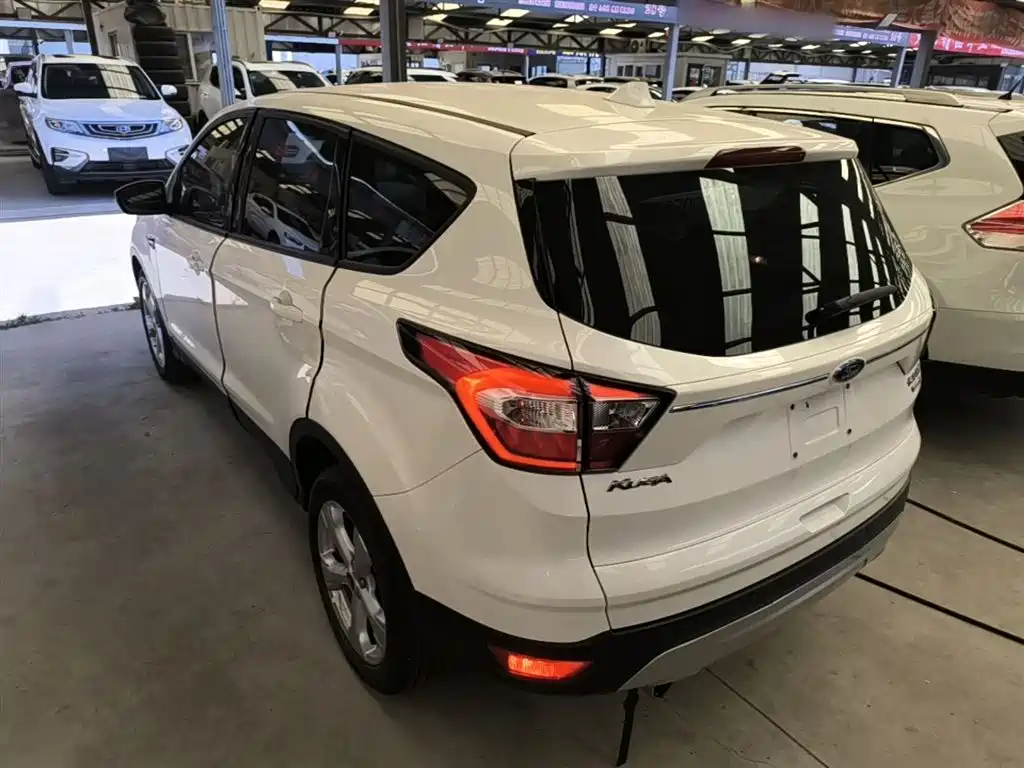 Kuga EcoBoost 180 2 WD Fine Wing