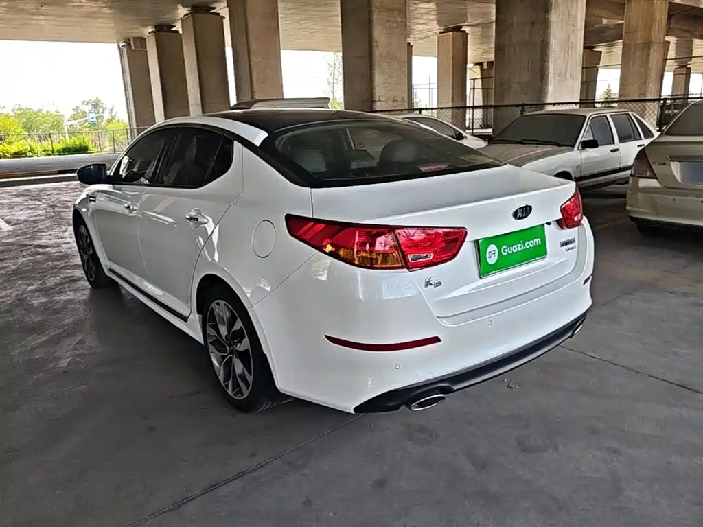 Kia K5 2.0 L Auto Luxury