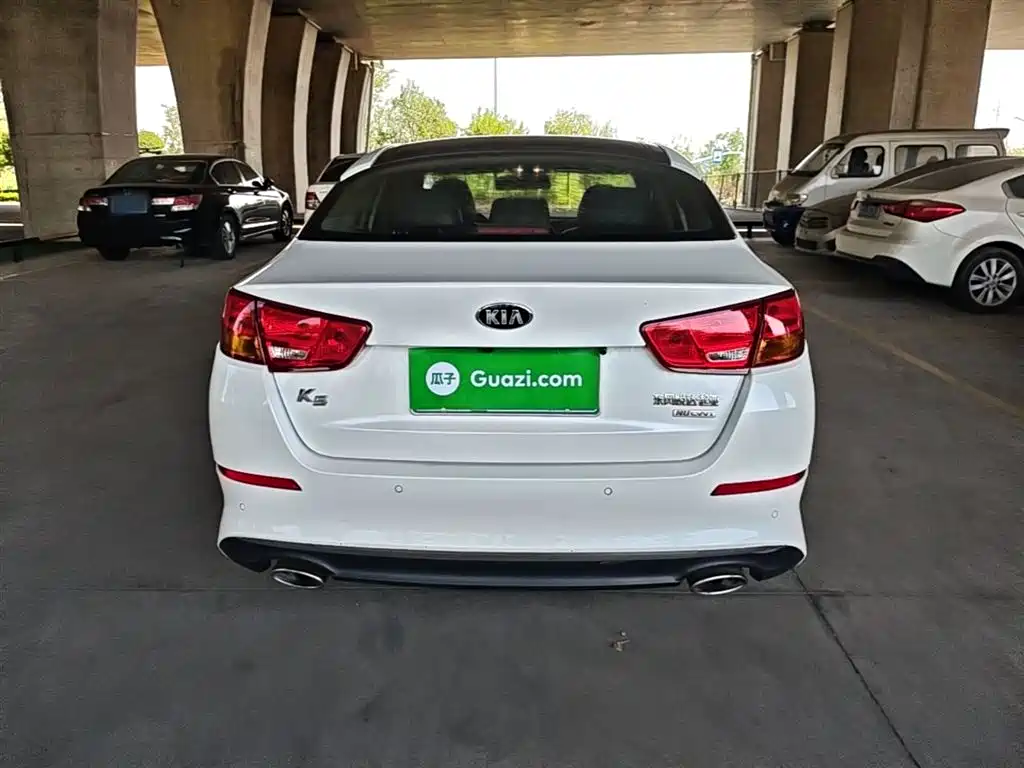 Kia K5 2.0 L Auto Luxury