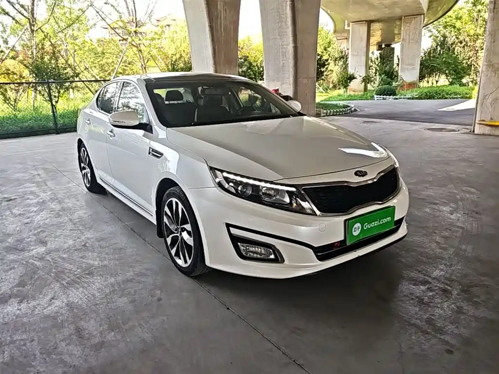 Kia K5 2.0 L Auto Luxury