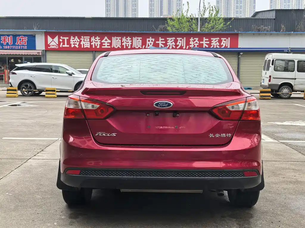 Focus Sedan 1.6 L Auto Style