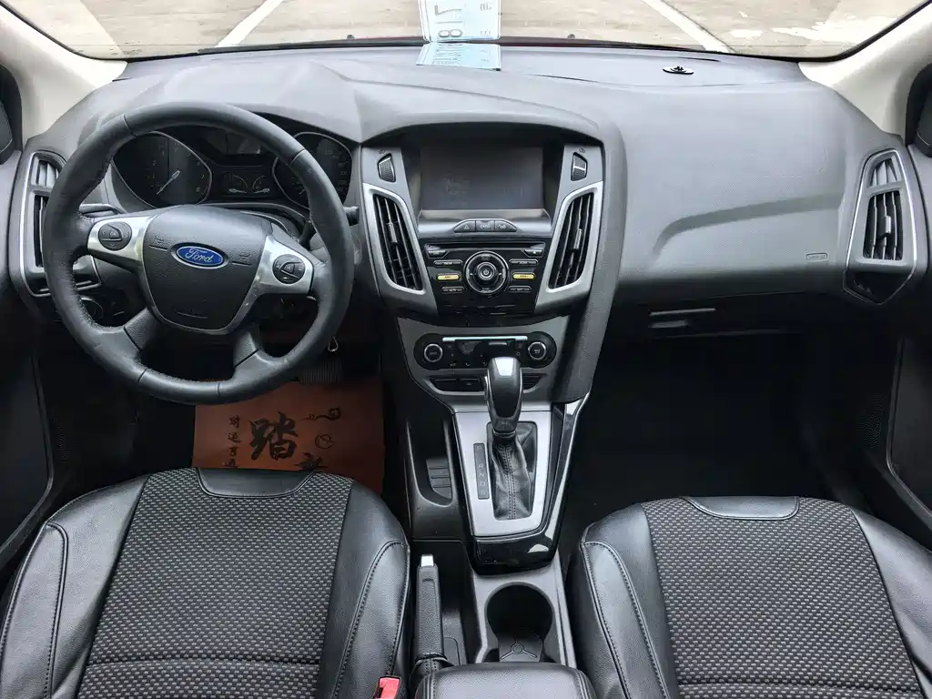 Focus Sedan 1.6 L Auto Style