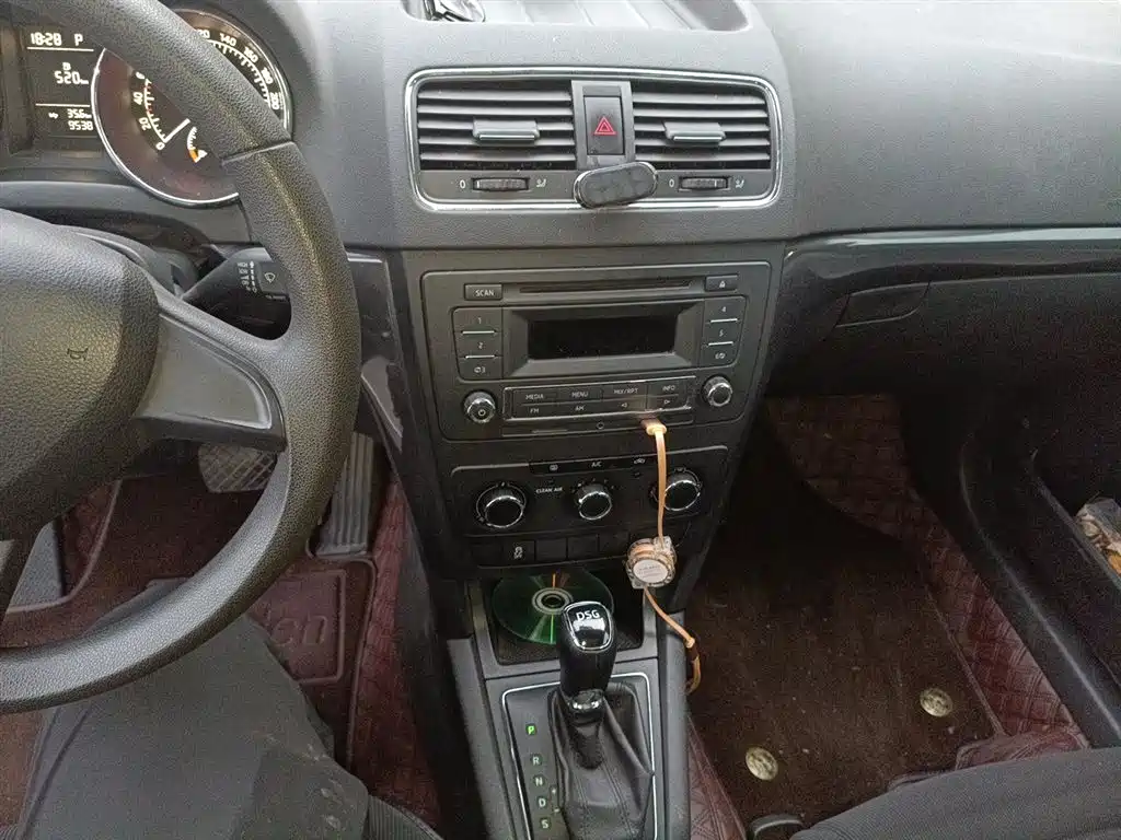 Yeti TSI280 DSG Forward