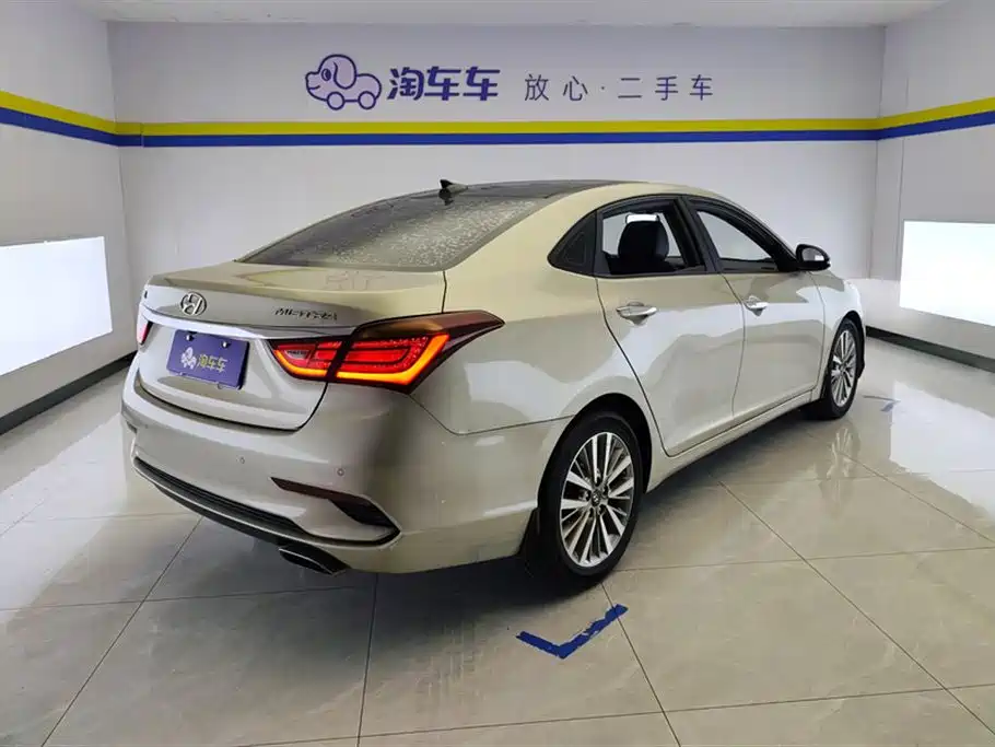 Mistra 1.8 L Auto Distinguished DLX CN-V