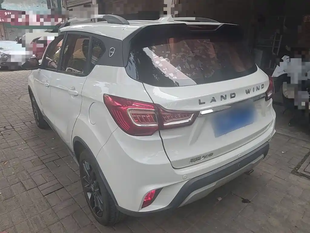 Landwind X2 陆风X2 2017款 1.6 L 自动精英版