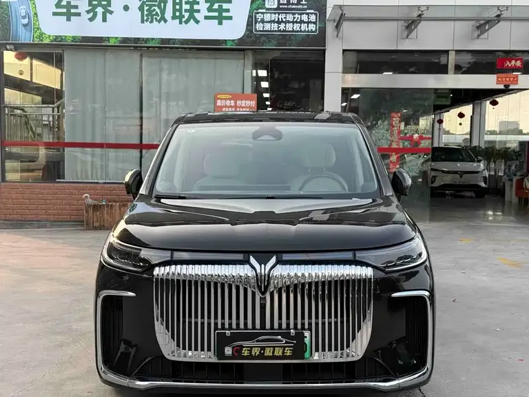 Voyah Dreamer PHEV 4 WD Flagship Qiankun