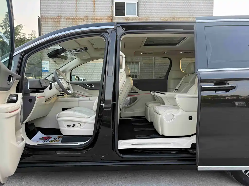 Voyah Dreamer PHEV 4 WD Flagship Qiankun