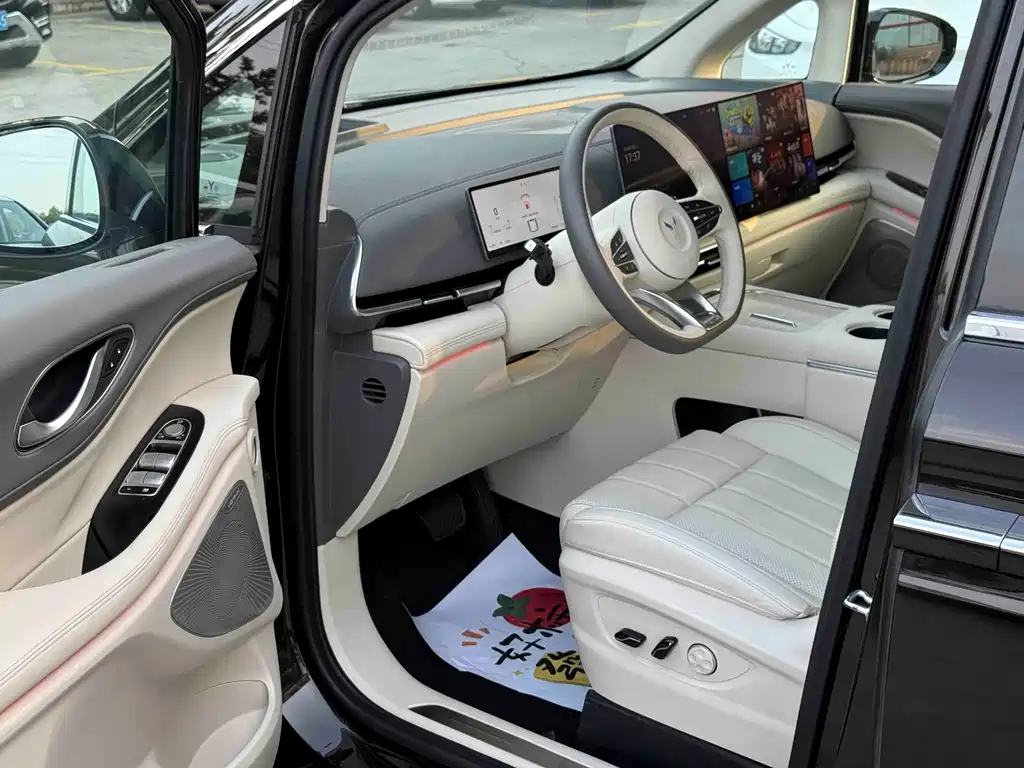 Voyah Dreamer PHEV 4 WD Flagship Qiankun