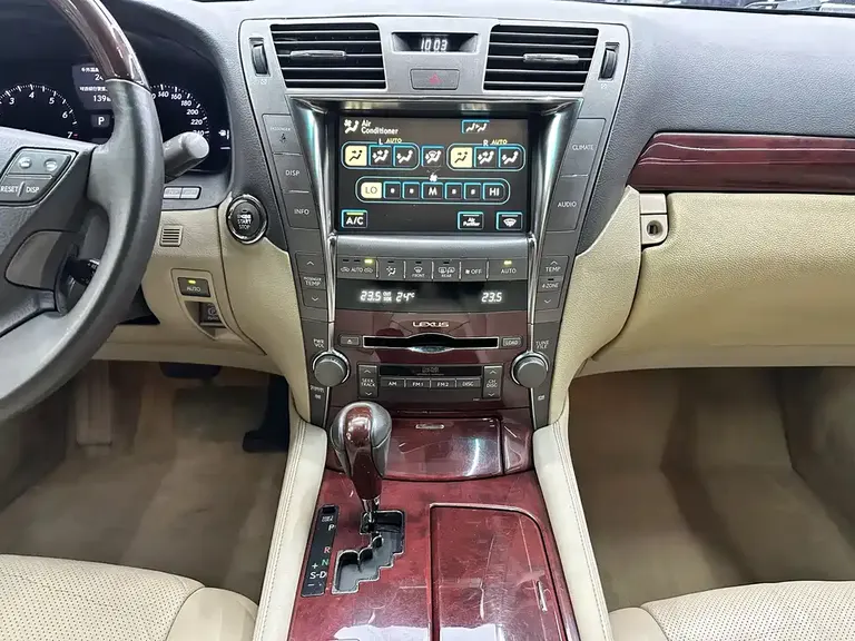 Lexus LS 460 L