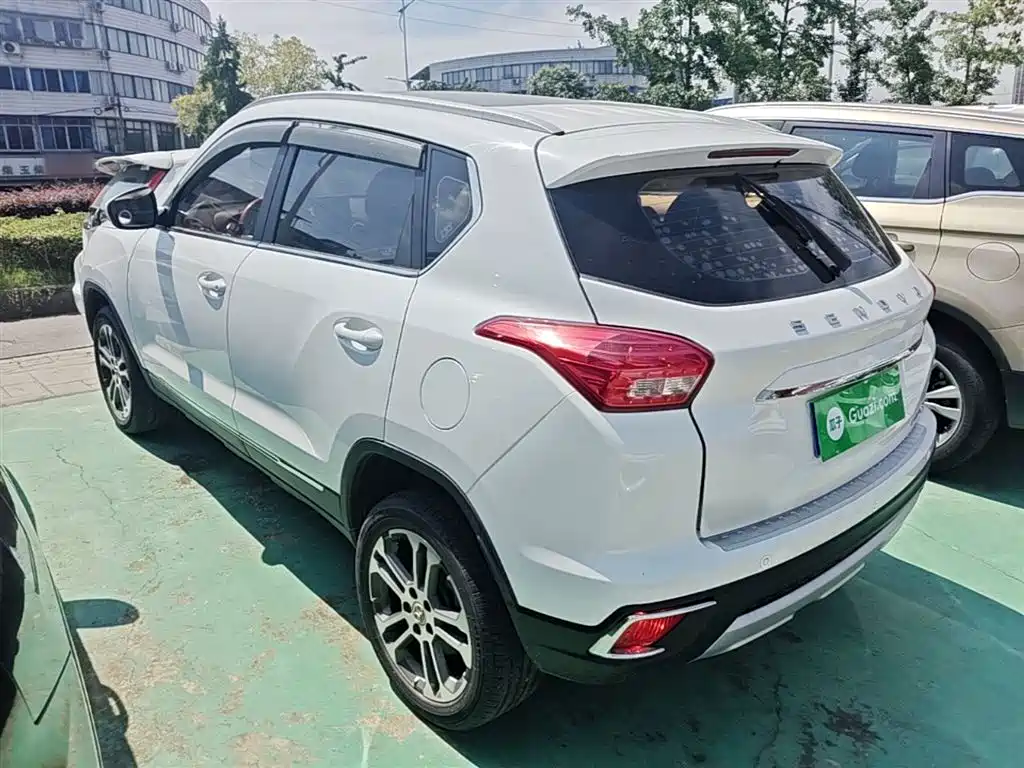 Senova X35 1.5 L Auto Luxury