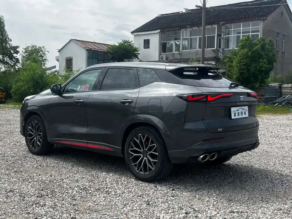 Changan Oshan Z6 Blue Whale 1.5 T DCT Smart Enjoyment