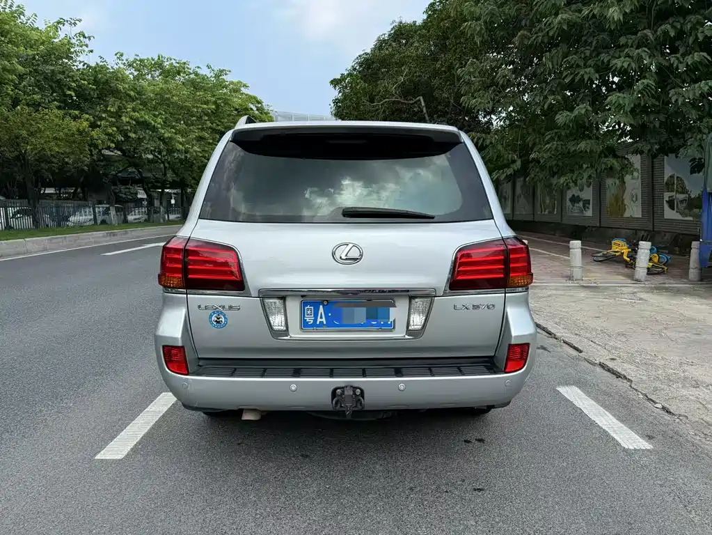 Lexus LX 570