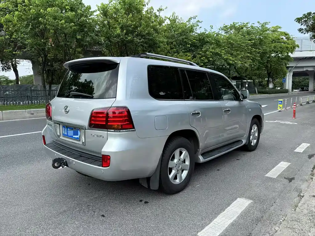 Lexus LX 570
