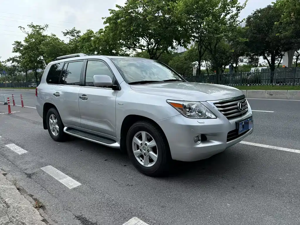 Lexus LX 570