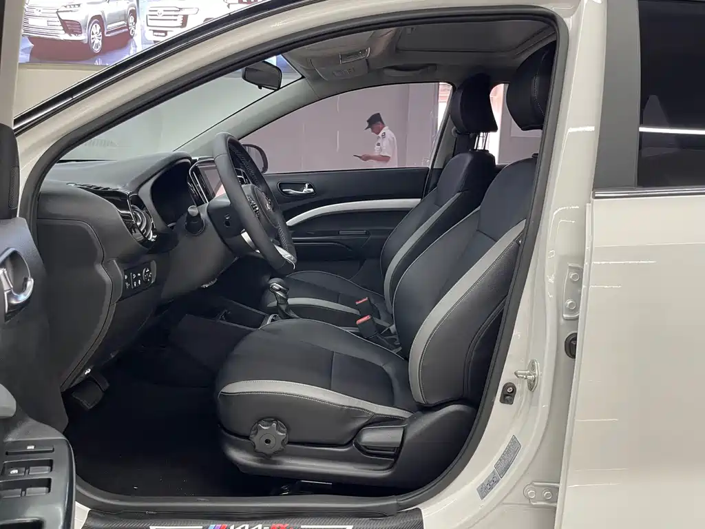 Stonic 1.4 L CVT Sunroof