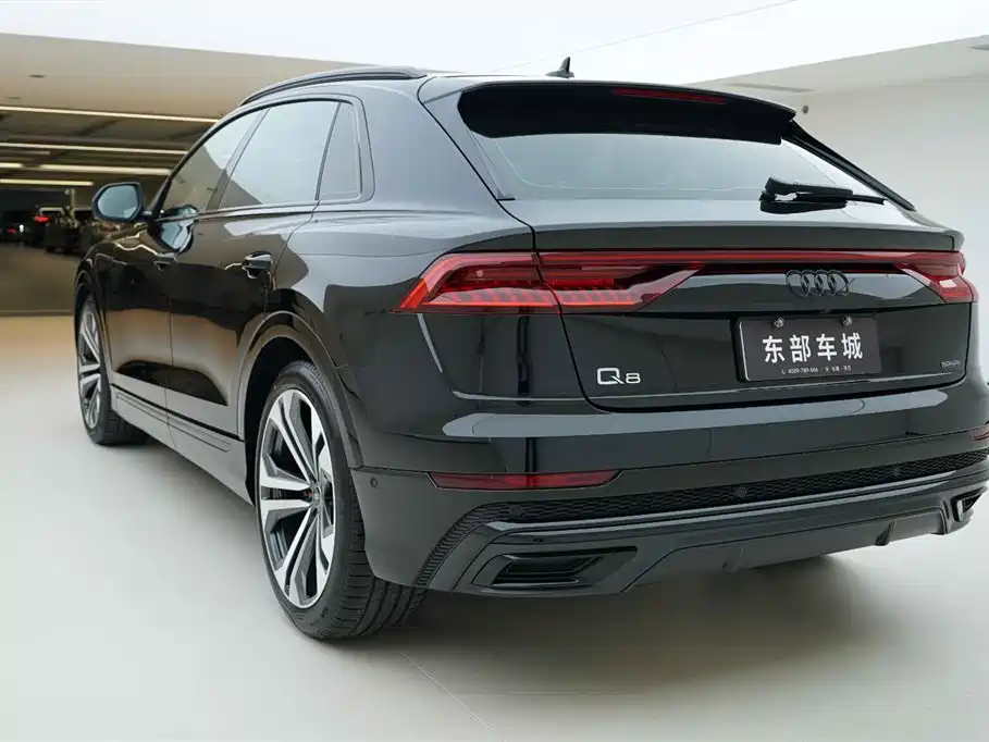 Audi Q8 55 TFSI Premium Dynamic