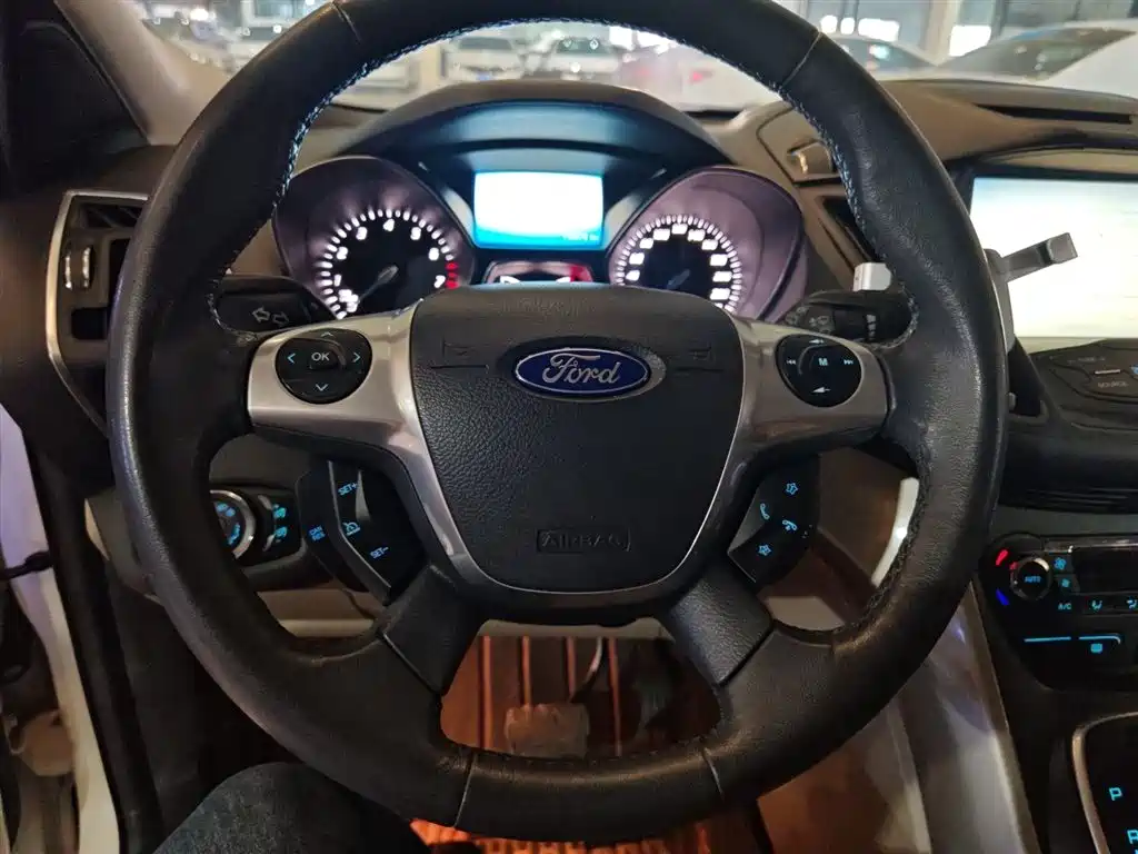 Kuga 2.0 L GTDi 4 WD Elite