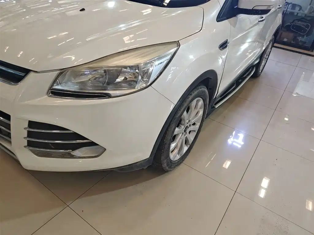Kuga 2.0 L GTDi 4 WD Elite