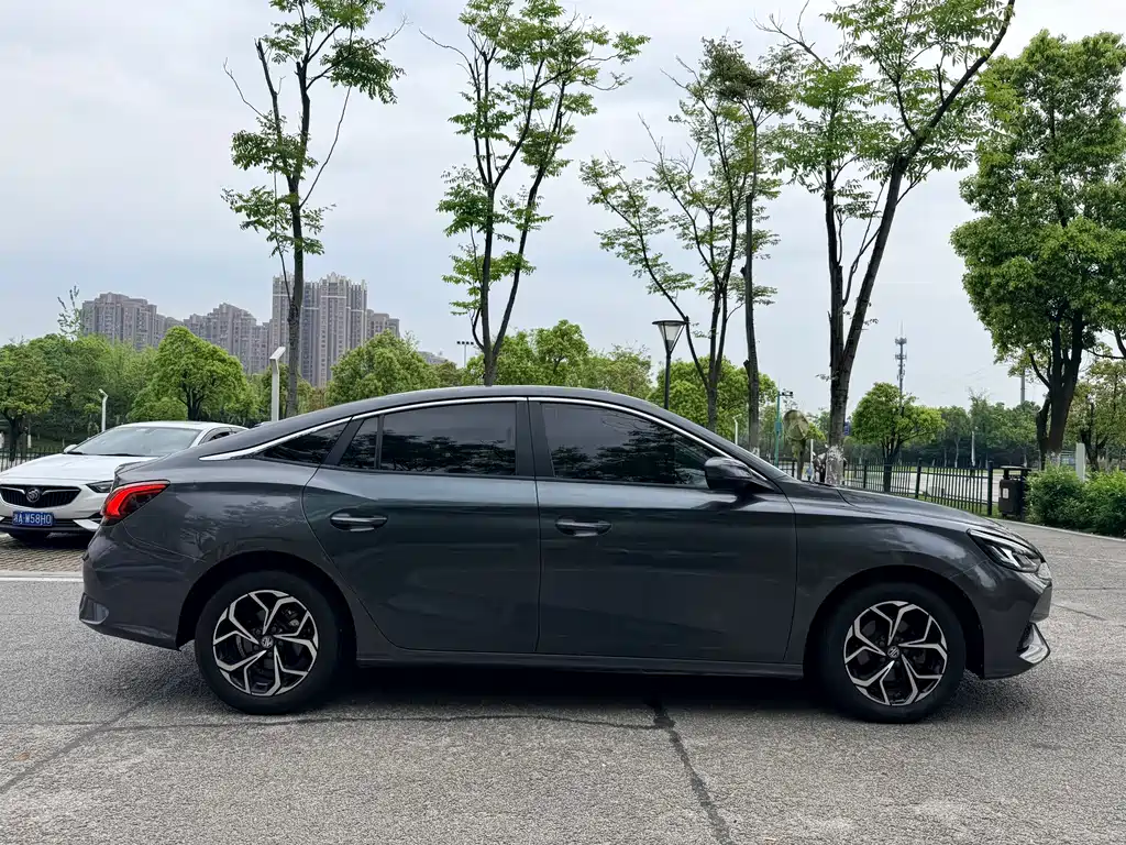 MG5 Facelift 180 DVVT CVT Youth Luxury