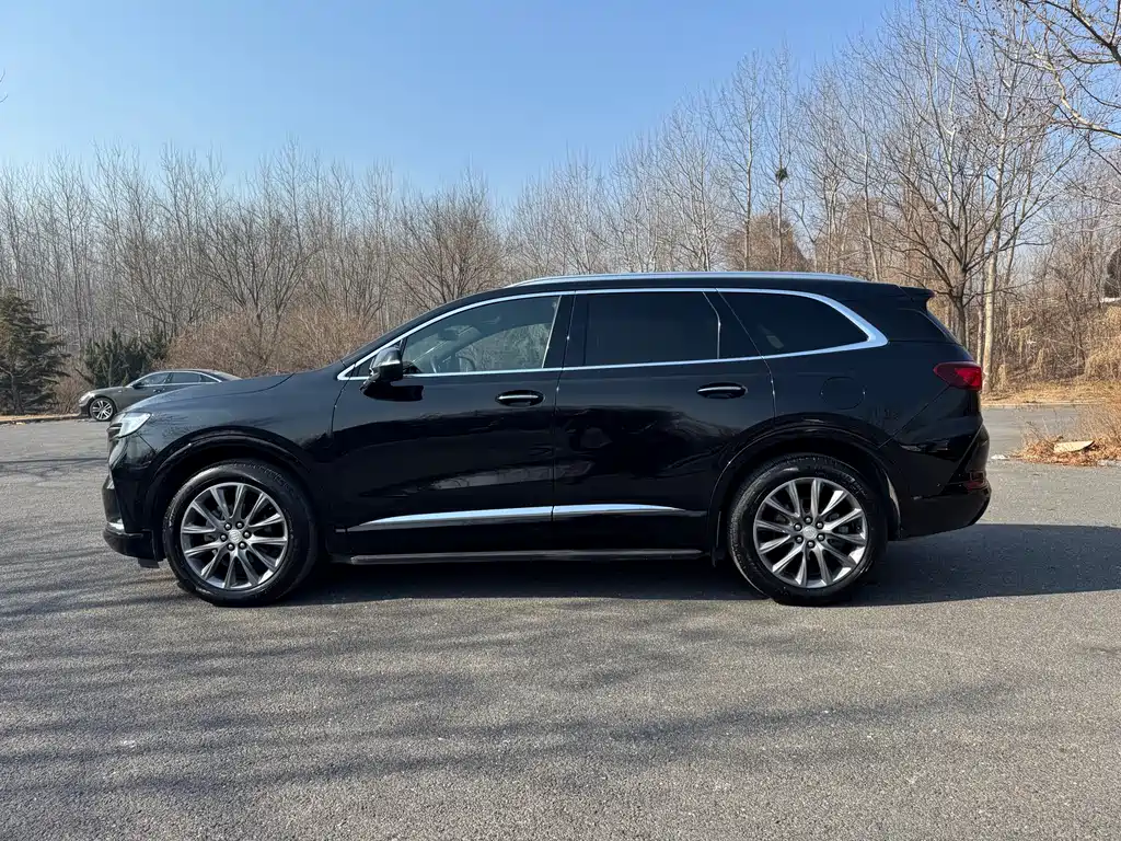 Enclave 28 T 4 WD Premium Flagship